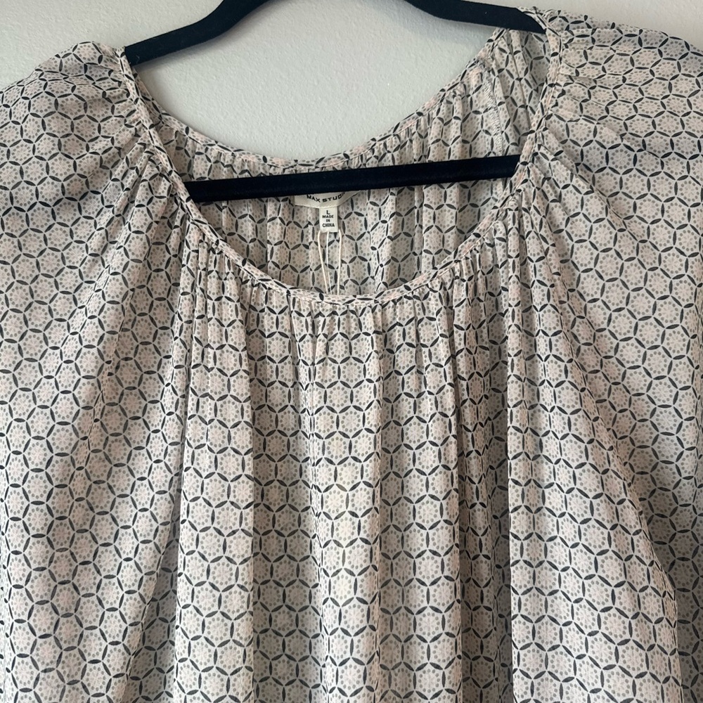Max Studio Boho Ruffle Sleeved Women's Blouse NWT - Picture 2 of 5